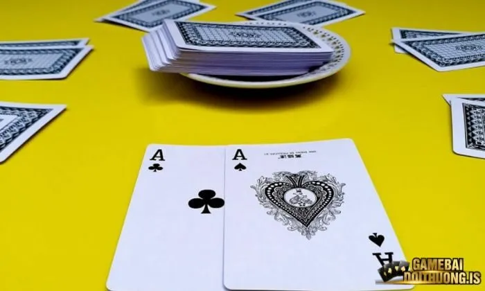 Người chơi cần phải thận trọng và suy nghĩ kỹ trước khi quyết định rút thêm bài